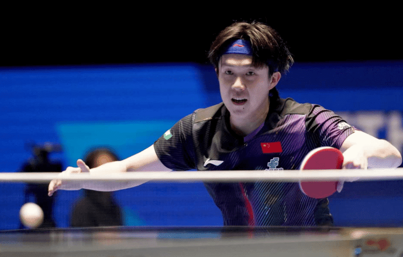 九游网页版-王楚钦2天内2次发火！不满闪光灯干扰，怒指戴口罩观众：就是你